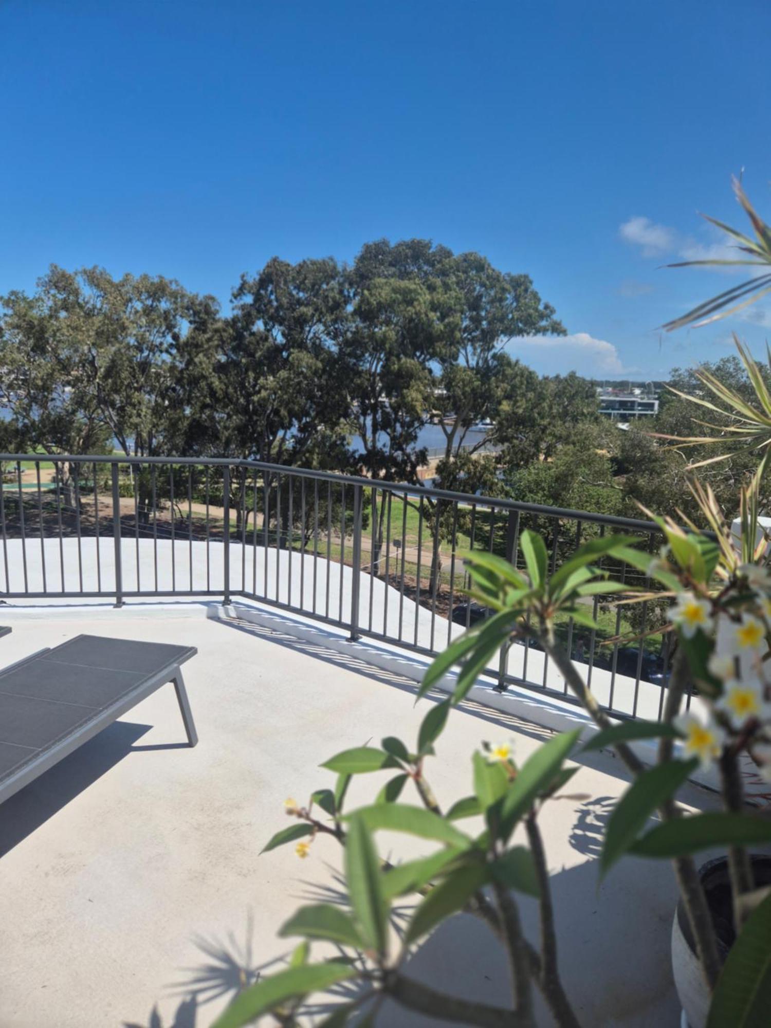 Excellsior Apartments Mooloolaba Bagian luar foto